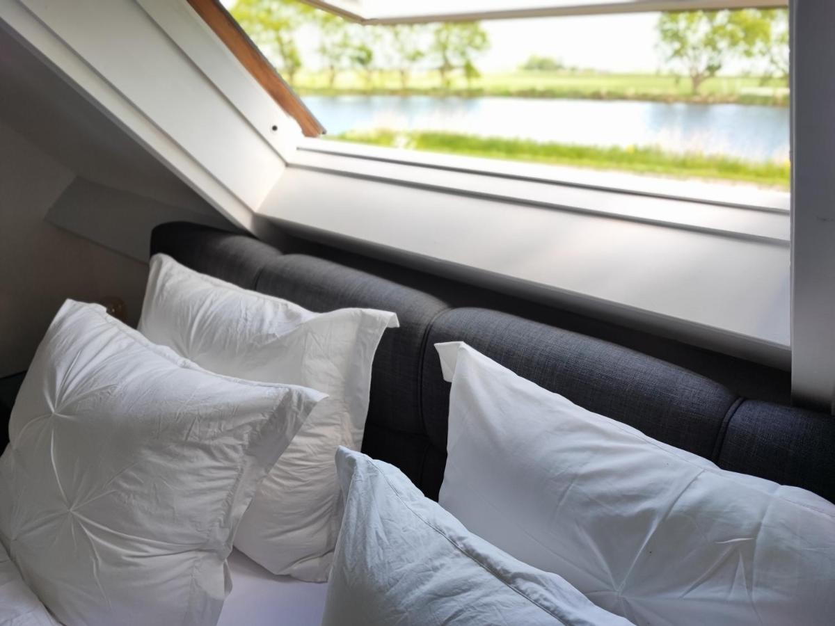 Guesthouse At The Amstel River With 2Br 2Ba And Garden อัมสเทลวีน ภายนอก รูปภาพ