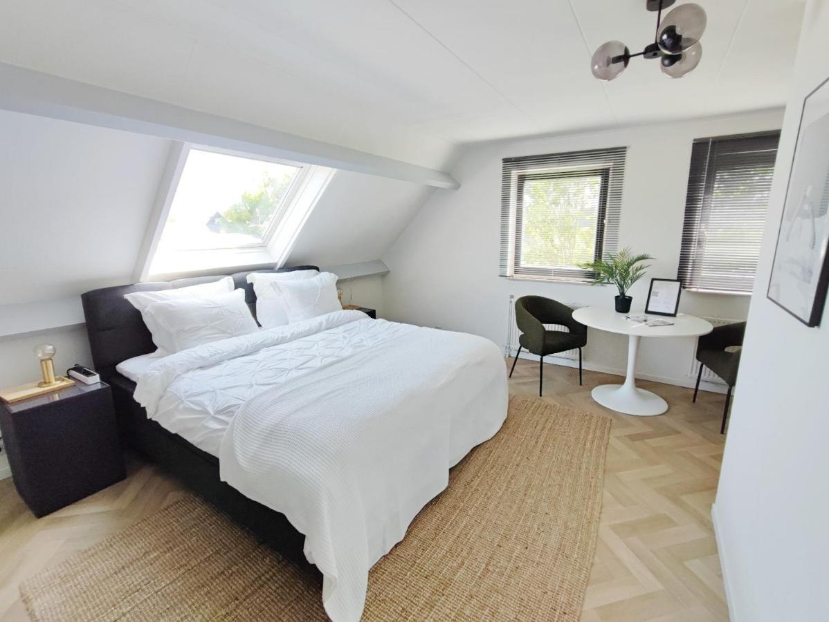 Guesthouse At The Amstel River With 2Br 2Ba And Garden อัมสเทลวีน ภายนอก รูปภาพ