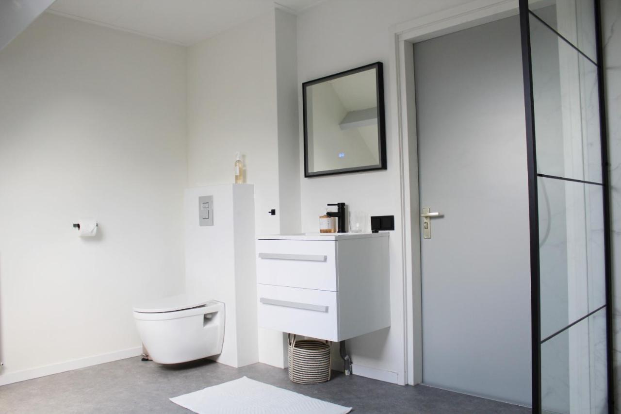 Guesthouse At The Amstel River With 2Br 2Ba And Garden อัมสเทลวีน ภายนอก รูปภาพ